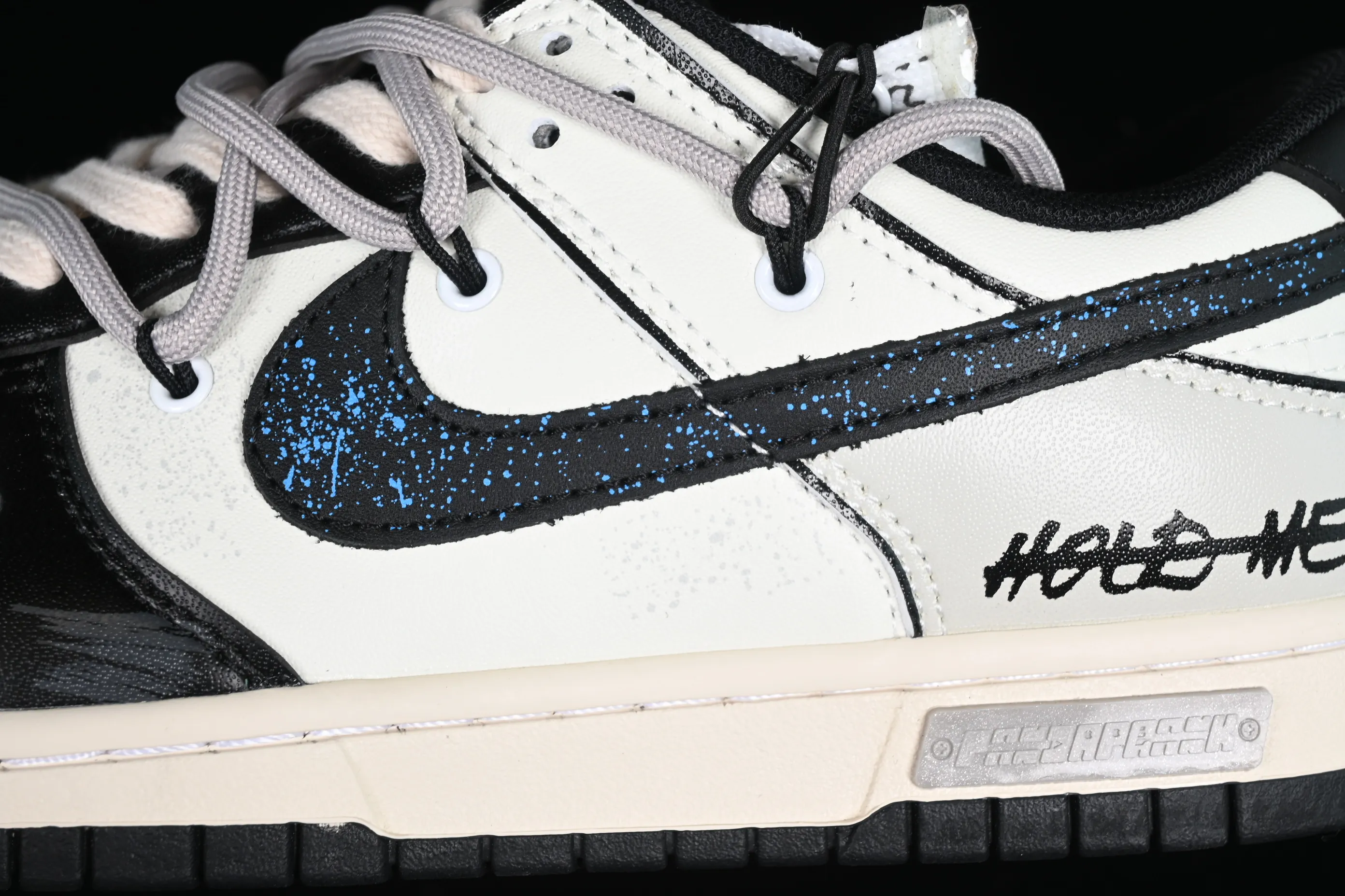 All Categories Nk SB Dunk Series Nk SB Dunk Low Low-top sneakers Nk Dunk Low Retro Panda Prank Space Exploration Star Trek Customized version of deconstructed straps retro distressed Panda low-top sneakers DD1391-100